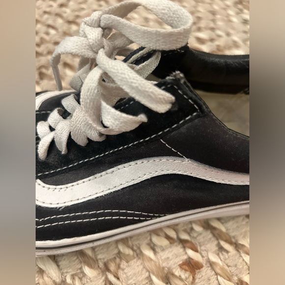 Old Skool Black & White Vans Lace-Up Sneakers/Shoes - Picture 8 of 14